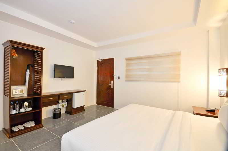 Boracay Summer Palace Resort 3*